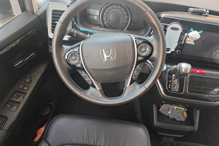 Used Honda Elysion 2019 2.0L Hybrid Supreme Edition
