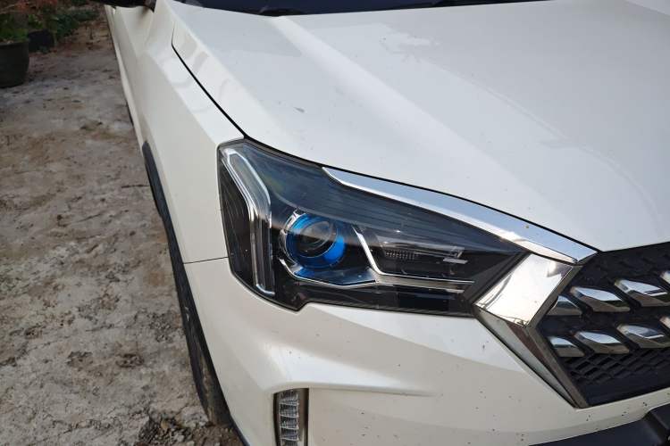 Used Venucia T60 2018 1.6L CVT Smart & Fun Version China V Standard Right Front Headlight