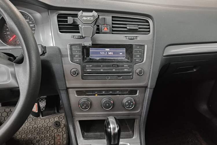 Used Volkswagen Golf 2014 1.6L Automatic Fashion Model
