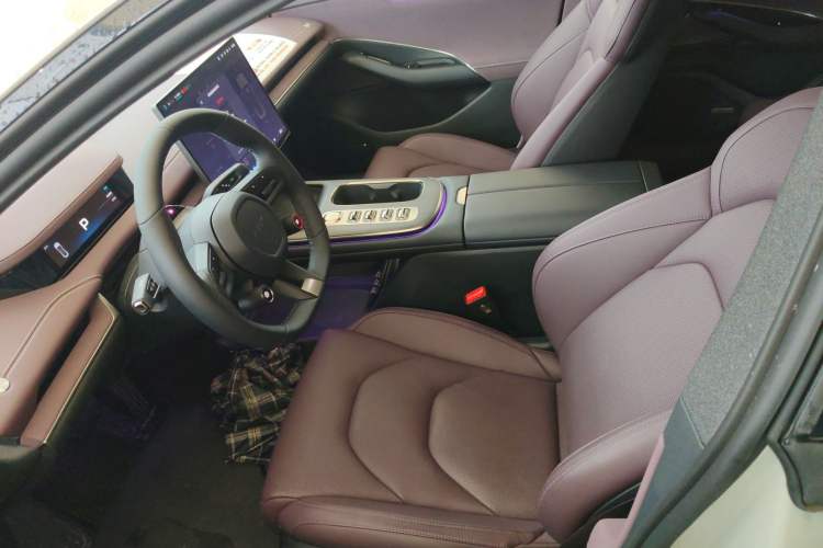 Used Xiaomi Auto SU7 2024 Rear-Drive Ultra-Long Range Advanced Pro-Level Intelligent Driving Version Left Front Seat