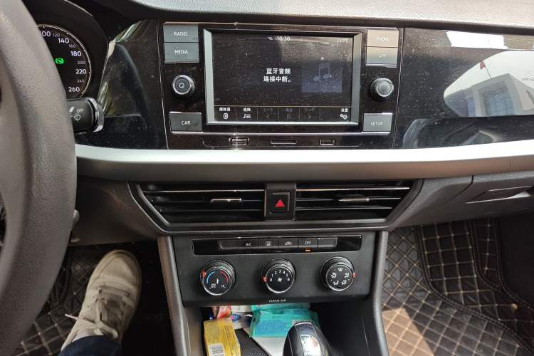 Used Volkswagen Lavida 2018 1.5L Automatic Comfort Edition China V Standard Audio And AC Panel