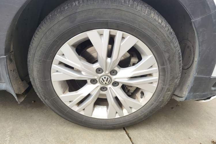 Used Volkswagen C-TREK 2017 230TSI DSG Comfort Version
