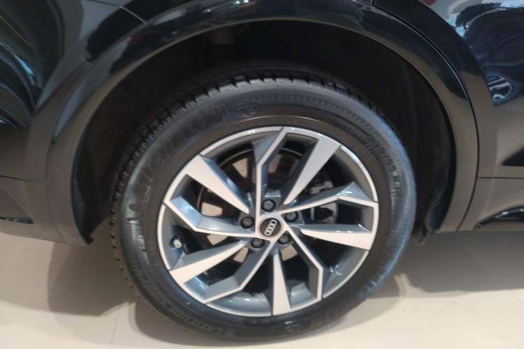 Used Audi Q5L 2023 40T Luxury Dynamic Model