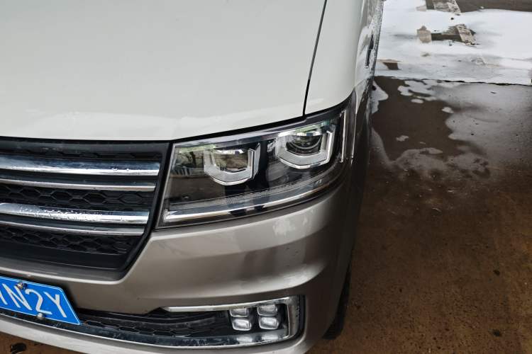 Used Jinbei New Hiace S 2022 1.5L Wealth Edition Air-Conditioner-Free Truck China VI Standard SWC15M