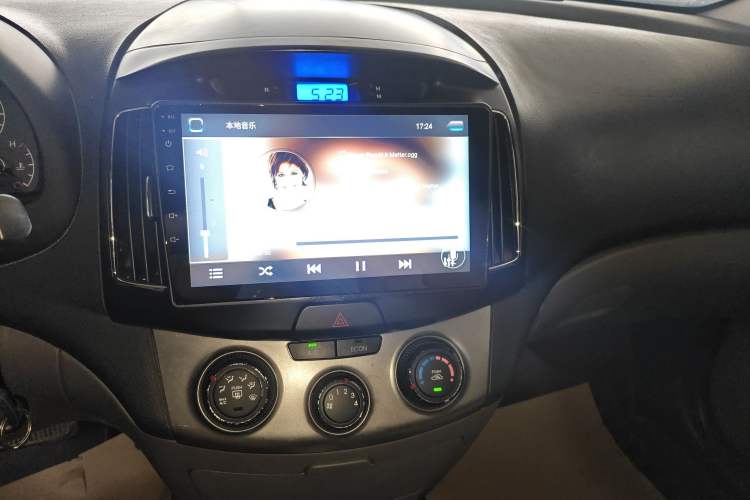 Used Hyundai Celesta 2011 1.6L Automatic Comfort Edition Audio And AC Panel