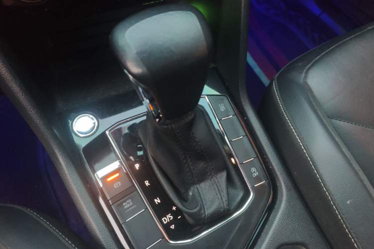 Used Volkswagen Tiguan L 2020 330TSI Automatic Two-Wheel Drive Panoramic Comfort Edition China VI Standard
