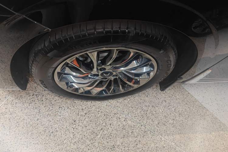 Used VOYAH Dream 2024 PHEV Ultra-Long Range Flagship Edition Exterior 2