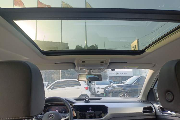 Used Volkswagen Tacqua 2021 200TSI DSG JoyConnect Edition