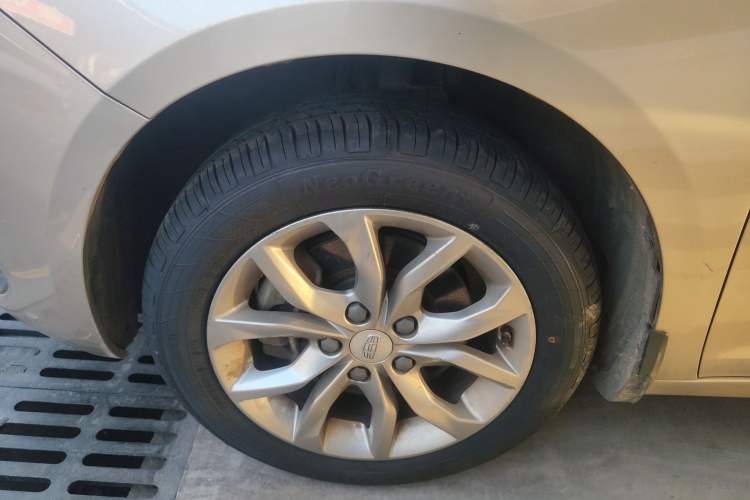 Used Geely Auto Emgrand GL 2017 1.8L Manual Elite Model Left Front Wheel Hub