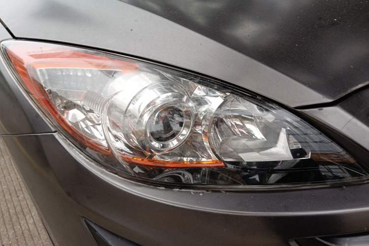 Used Mazda 3 2012 Hatchback 2.0L Automatic Luxury Model Right Front Headlight