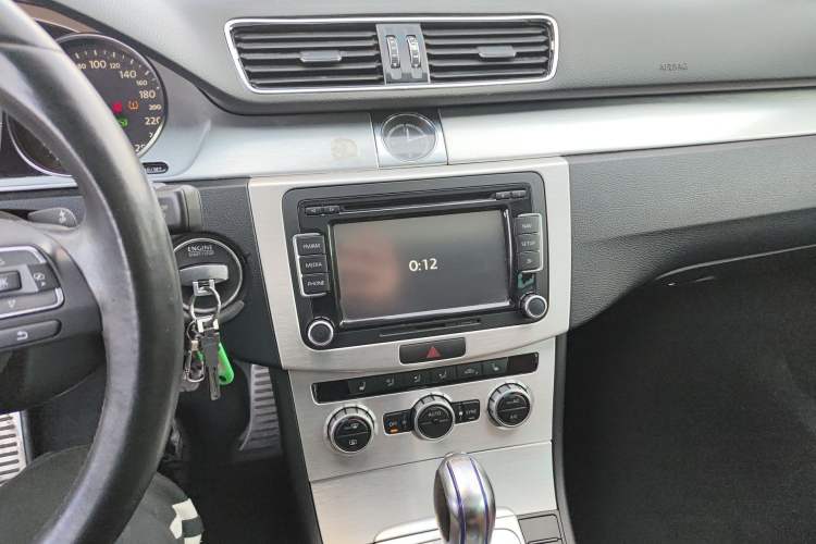 Used Volkswagen FAW-Volkswagen CC 2015 2.0 TSI Luxury Model Audio And AC Panel