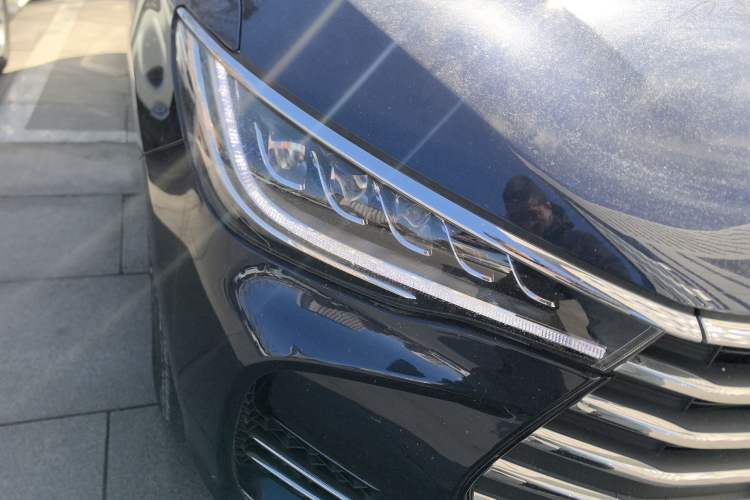 Used BYD Song MAX 2018 1.5T Automatic Smart Connect Luxury 6-Seater Right Front Headlight