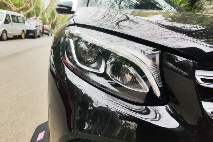 Used Mercedes-Benz GLC 2019 Facelift GLC 260 L 4MATIC Luxury Model
