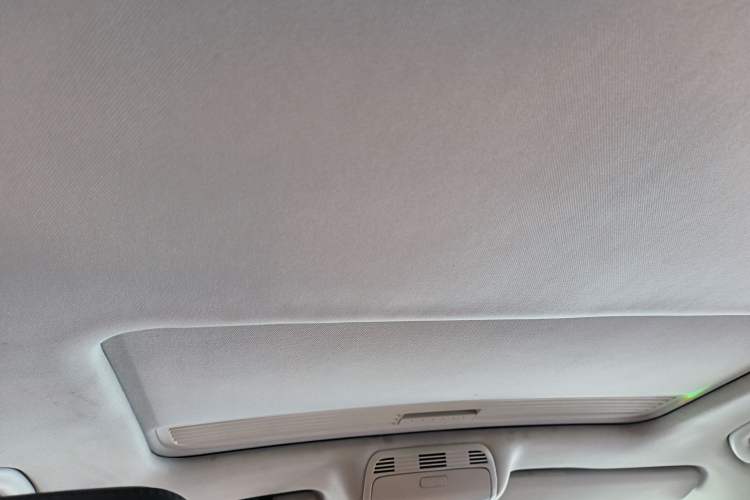 Used Volkswagen Magotan 2012 Revised 1.8TSI Luxury Version Headliner