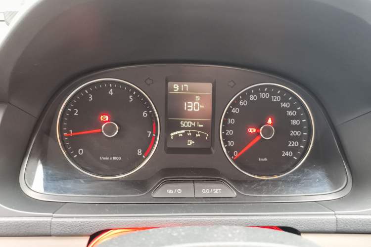 Used Volkswagen Lavida 2013 Restyled Classic 1.6L Manual Comfort Edition