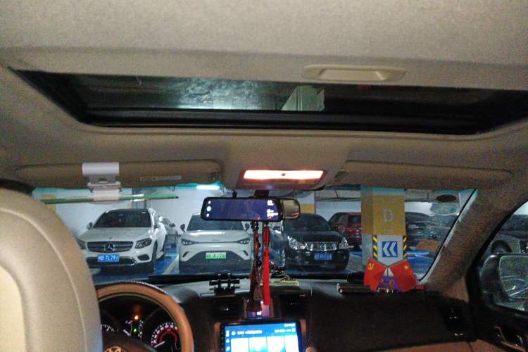 Used Toyota Highlander 2009 2.7L Two-Wheel Drive 7-Seater Luxury Edition