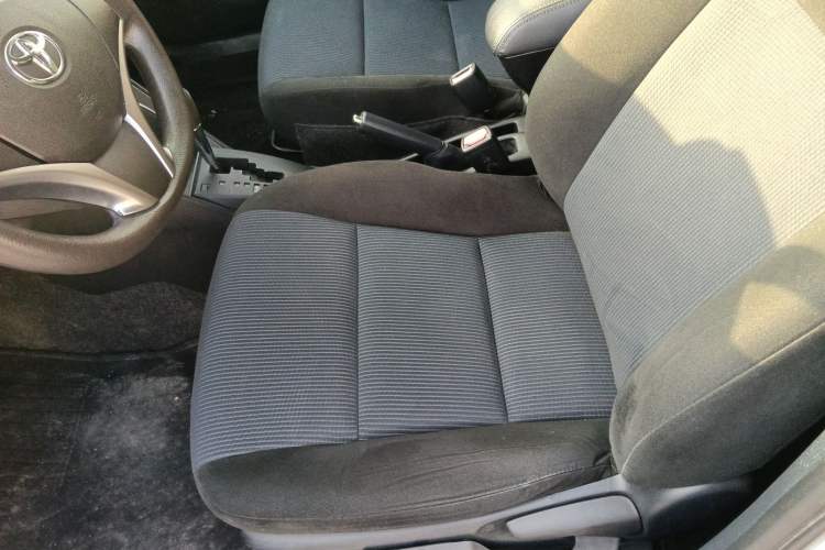 Used Toyota YARiS L Zhi Xuan 2015 1.5E Automatic Charm Edition