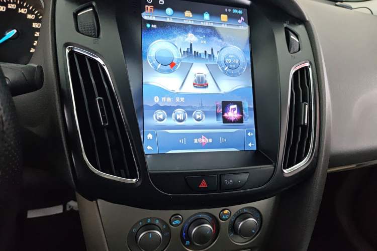 Used Ford Focus 2012 Sedan 1.6L Automatic Comfort Model
