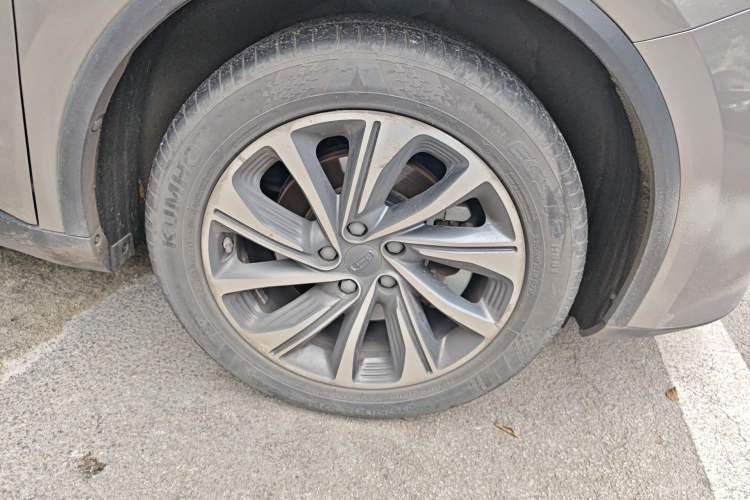 Used Geely Auto Jiajie 2021 Zhiqing 1.5TD DCT Luxury Model Right Front Wheel Hub