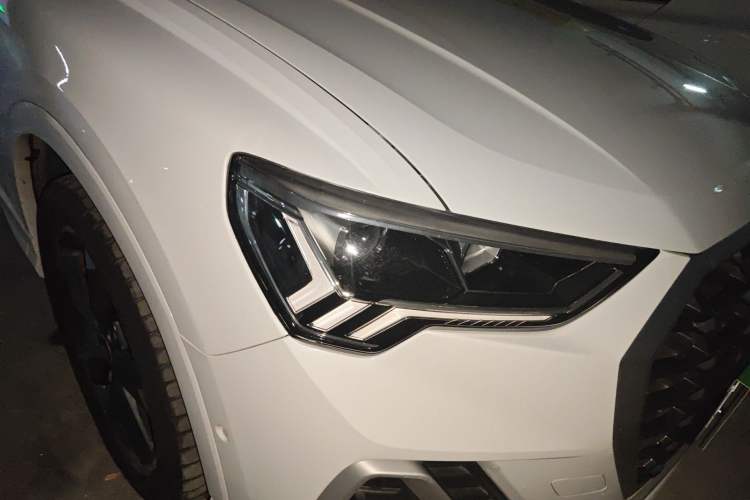 Used Audi Q3 2023 35 TFSI Fashion Dynamic Model (1.5T) Right Front Headlight