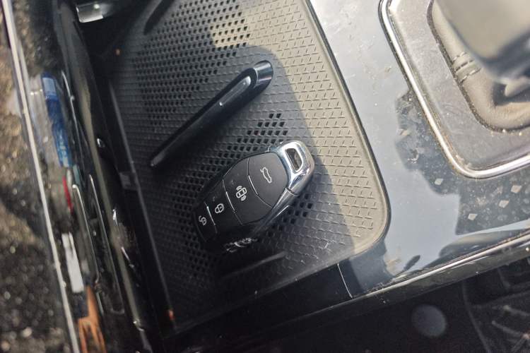 Used Hongqi HS3 PHEV 2025 Model 117km Jingwei Edition