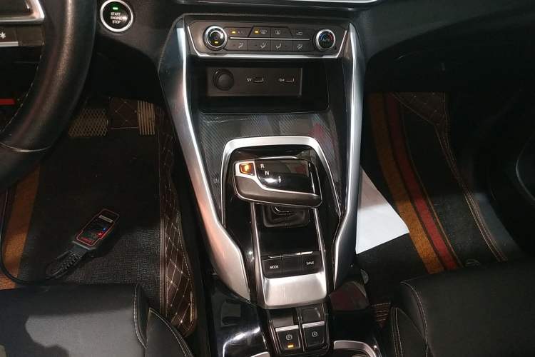 Used SAIC MAXUS EUNIQ 5 2020 1.3T PLUG-IN Luxury Edition