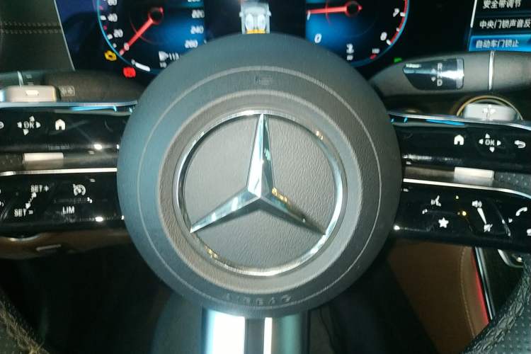 Used Mercedes-Benz E-Class 2023 Restyled E 260 L Sport Edition Interior 1