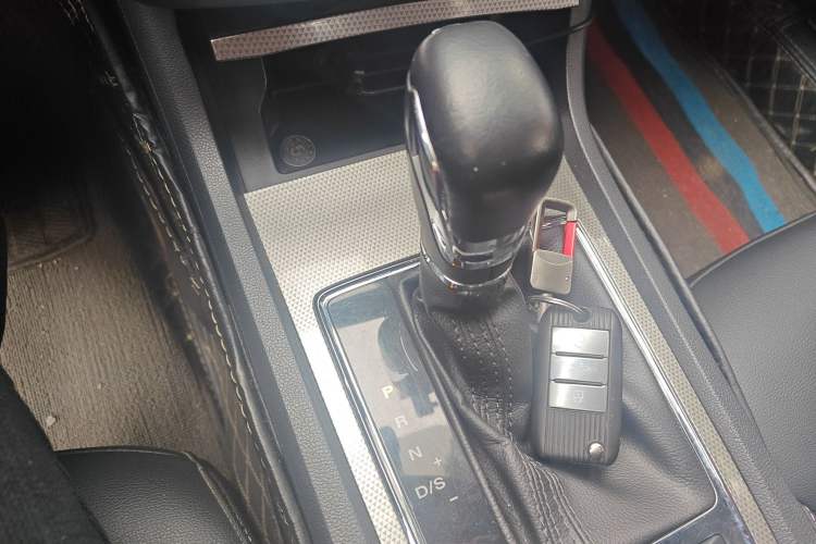 Used Roewe i6 2019 PLUS 1.6L CVT 4G Connected Flagship Deluxe Edition