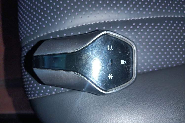 Used Hyptec HL 2025 700 Ultra Six-Seater All-Wheel-Drive LiDAR Version Vehicle Key