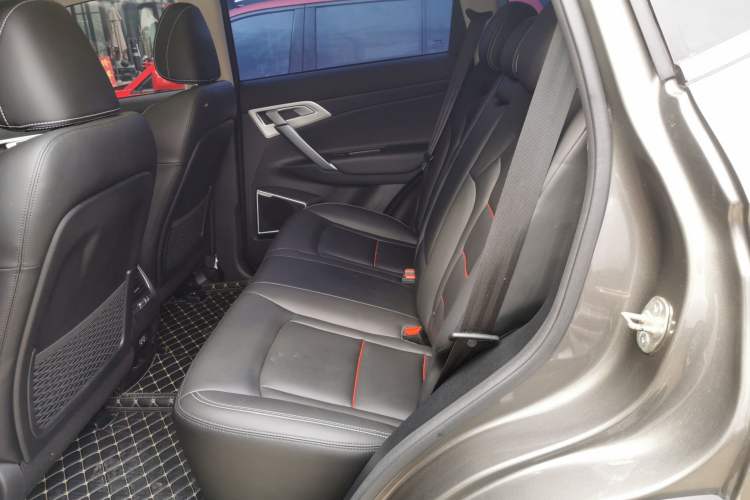 Used Geely Auto Emgrand X7 Sport 2018 1.8TD Automatic Two-Wheel Drive Smart Connect 4G Internet Edition