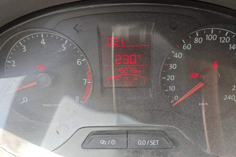 Used Volkswagen Santana 2015 1.6L Manual Fashion Edition Odometer Close Up