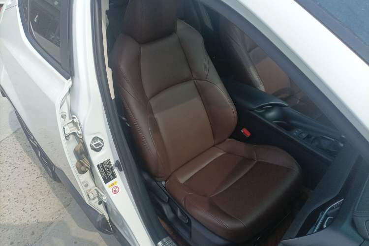 Used Toyota C-HR 2020 2.0L Comfort Edition Right Front Seat