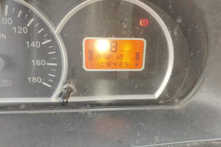 Used BAIC Weiwang 306 2011 1.3L Comfort version 7 seats Odometer Close Up