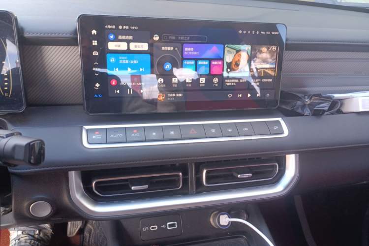 Used Great Wall Poer 2023 2.0T Passenger Version Automatic Gasoline Four-Wheel Drive Comfort Trim – GW4C20B Audio And AC Panel