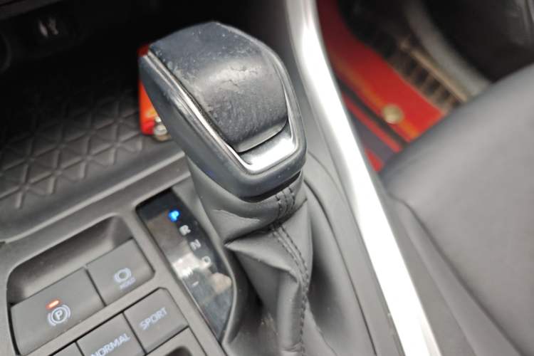 Used Toyota RAV4 2021 2.0L CVT Two-Wheel Drive Fashion PLUS Edition Gear Lever