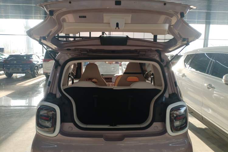 Used Bestune Pony 2026 222km Colorful Horse Trunk