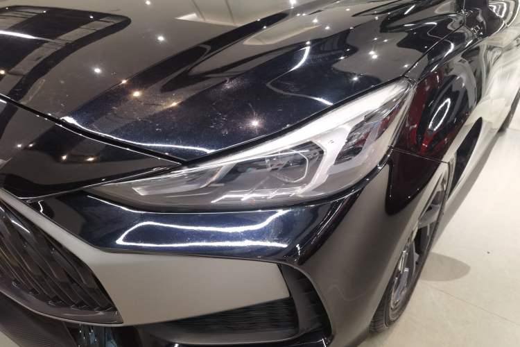 Used MG 5 2022 300TGI DCT Chao Yue Luxury Edition
