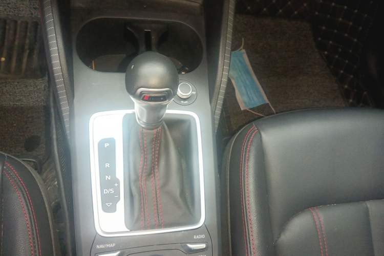 Used Audi Q2L 2022 35 TFSI Progressive Dynamic Edition Gear Lever