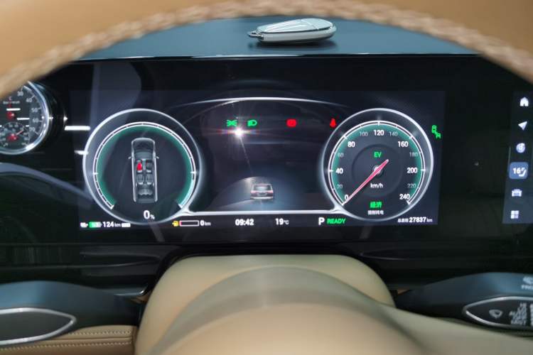 Used VOYAH Dream 2024 PHEV Ultra-Long Range Flagship Edition
