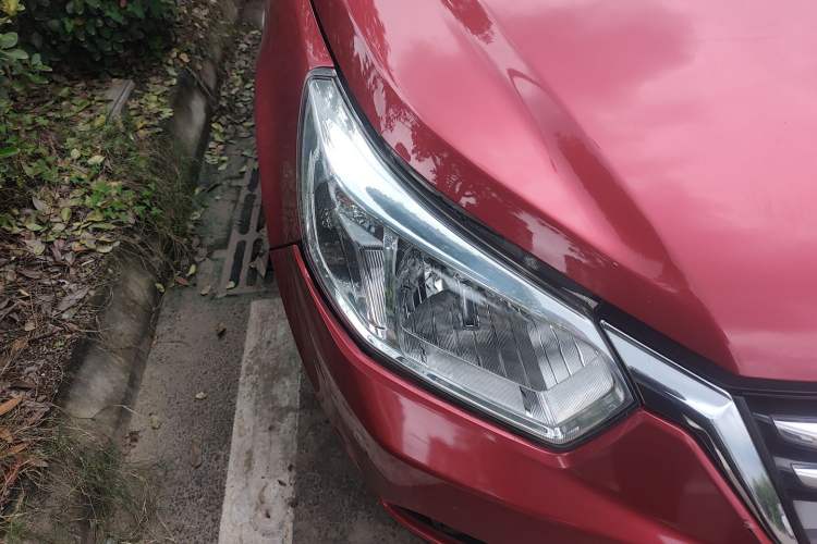 Used Venucia R50 2015 1.6L Manual Fashion Edition
