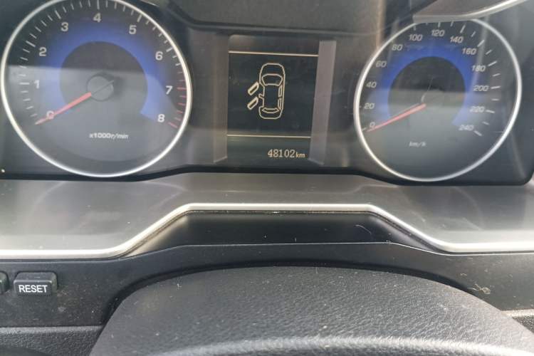 Used Geely Auto Emgrand 2014 Sedan 1.5L Manual Elite Model Odometer Close Up