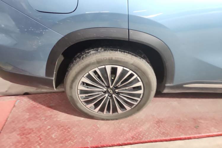 Used Chery Tiggo 8 PLUS C-DM 2025 1.5T 116 km Prestige Version 5 Seats