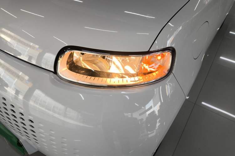 Used ORA White Cat 2020 305 km Luxury Version Left Front Headlight