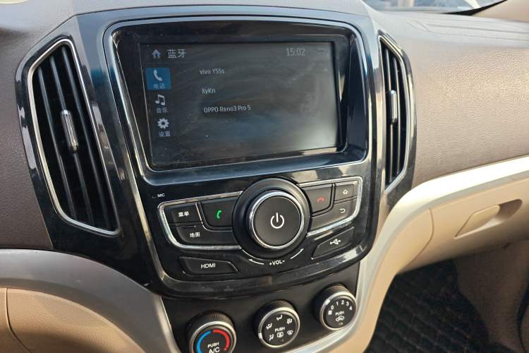 Used Baojun 730 2014 1.5L manual standard trim 7 seats