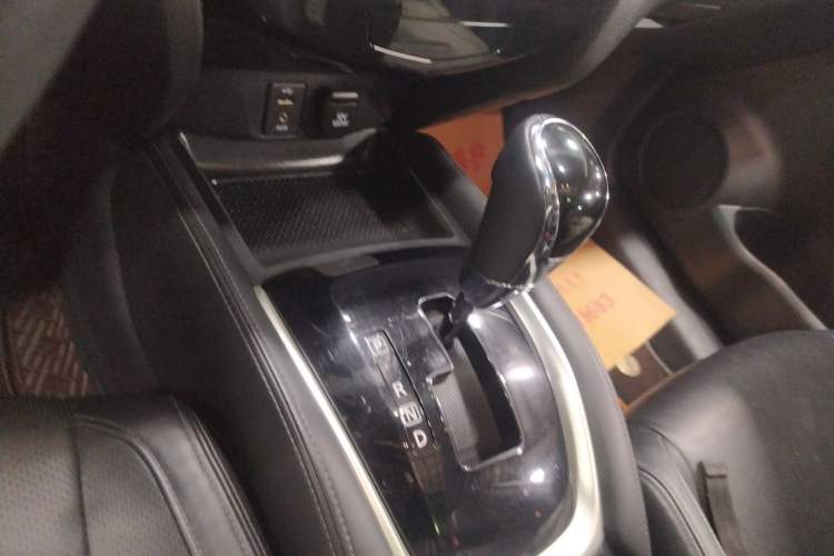 Used Nissan X-Trail 2017 2.0L CVT Comfort Edition 2WD Gear Lever