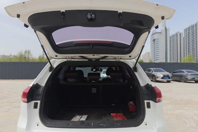 Used Haval H6 2017 Red Label 2.0T Automatic Two-Wheel Drive ZhiShang Model