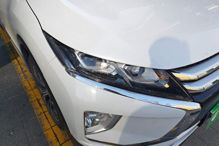 Used Mitsubishi Eclipse Cross 2019 1.5T CVT Two-Wheel Drive Belief Edition China VI Standard Right Front Headlight