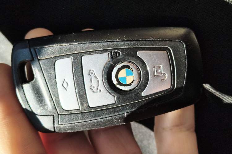 Used BMW 5 Series 2013 525Li Leading Model