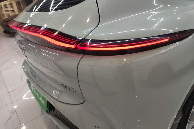 Used IM LS7 2023 90 kWh Elite Rear-Drive Version