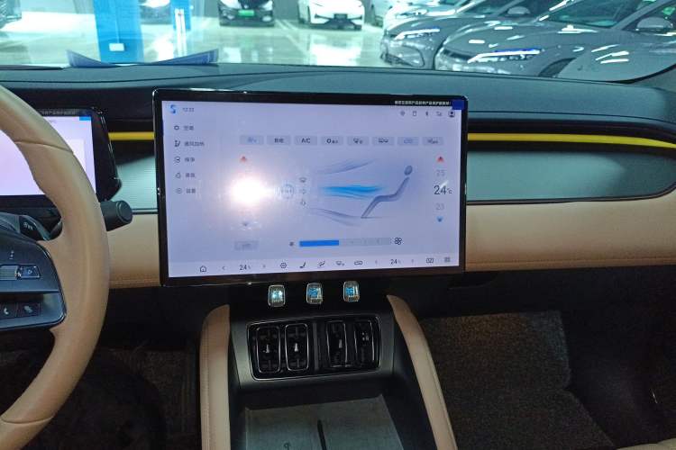 Used BYD Song L EV 2025 662 km Advanced Intelligent Driving Version Audio And AC Panel